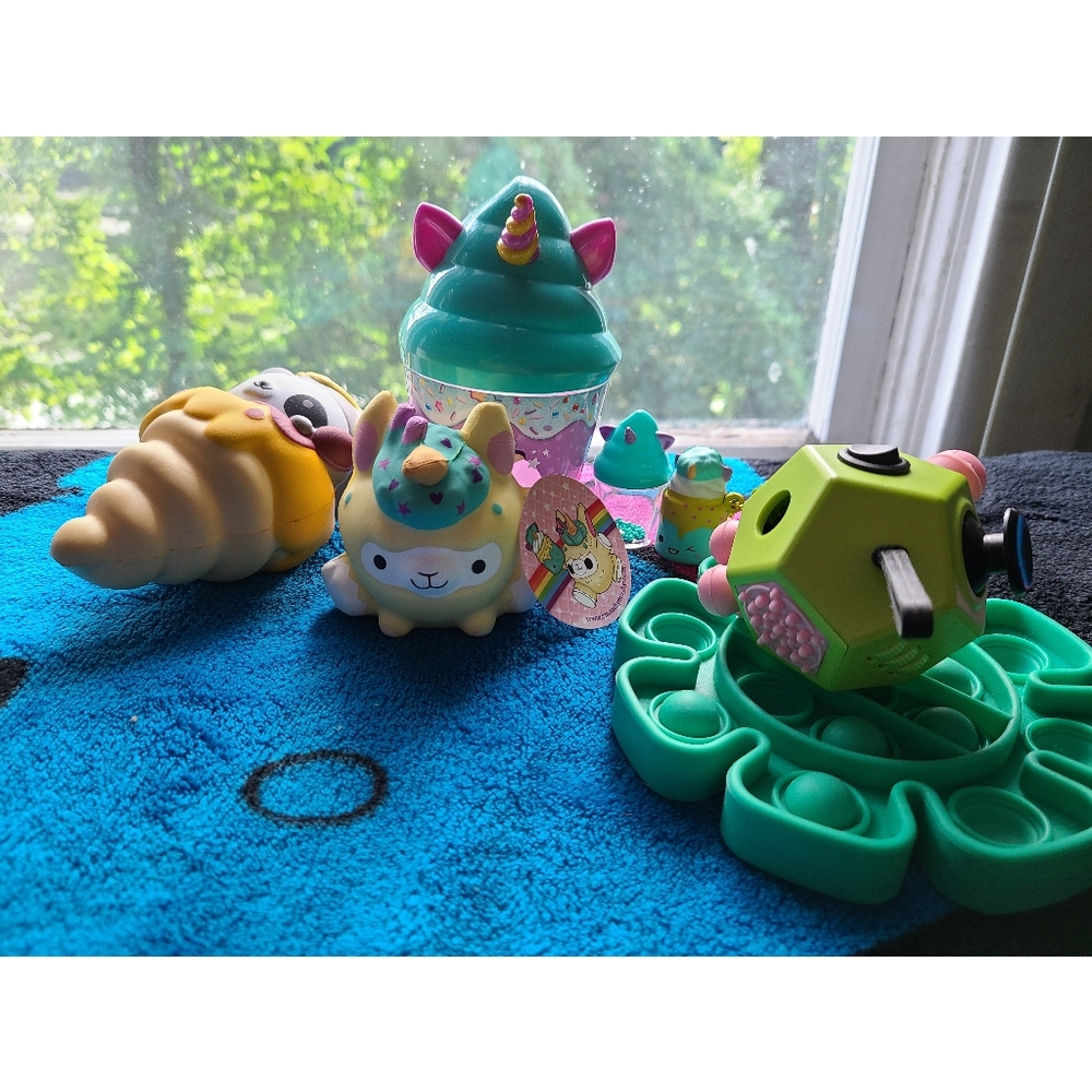 Fidget Toys. Smooshy Mush. Pop it. Fidget cube.